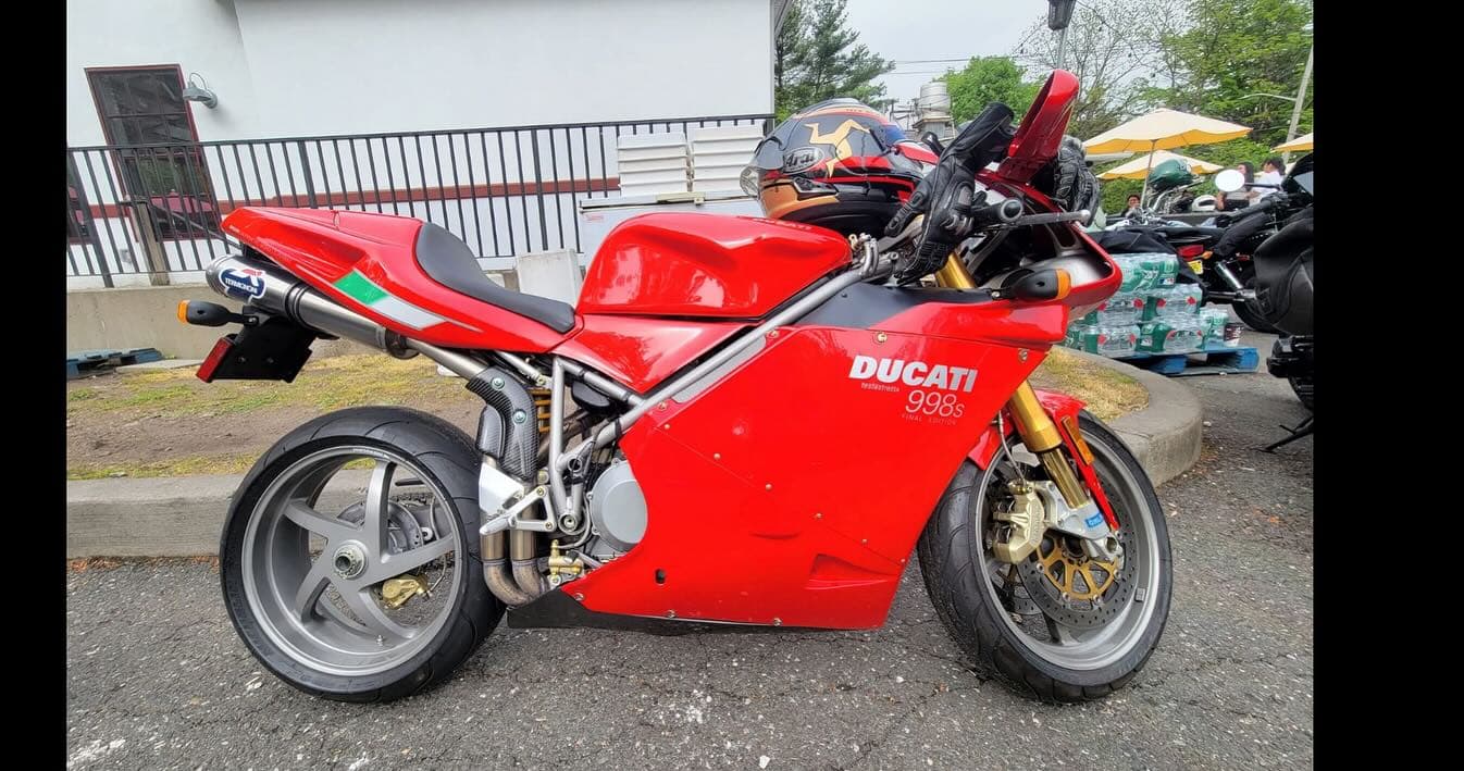 Ducati 998s Final Edition image 3